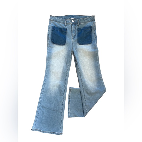 Time and Tru Denim - TIME AND TRU Women's High-Rise Retro Two-Tone Flat Pocket Flare Jeans - Size 8